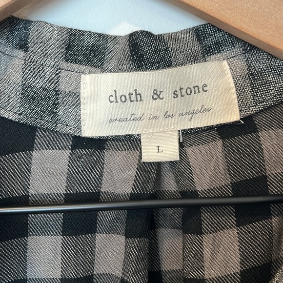 Cloth and Stone Plaid Frayed Button Down Size Large - Picture 3 of 9